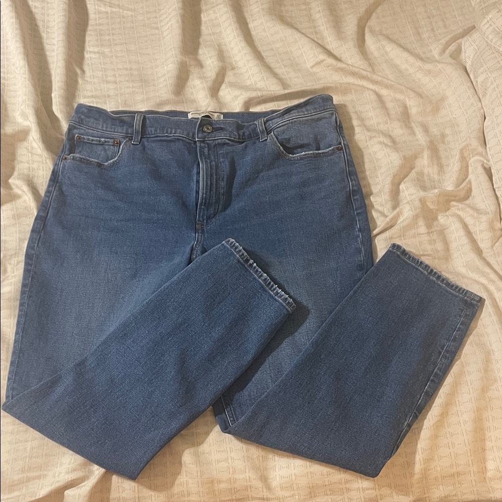 Abercrombie & Fitch The Skinny High Rise Jeans in Blue